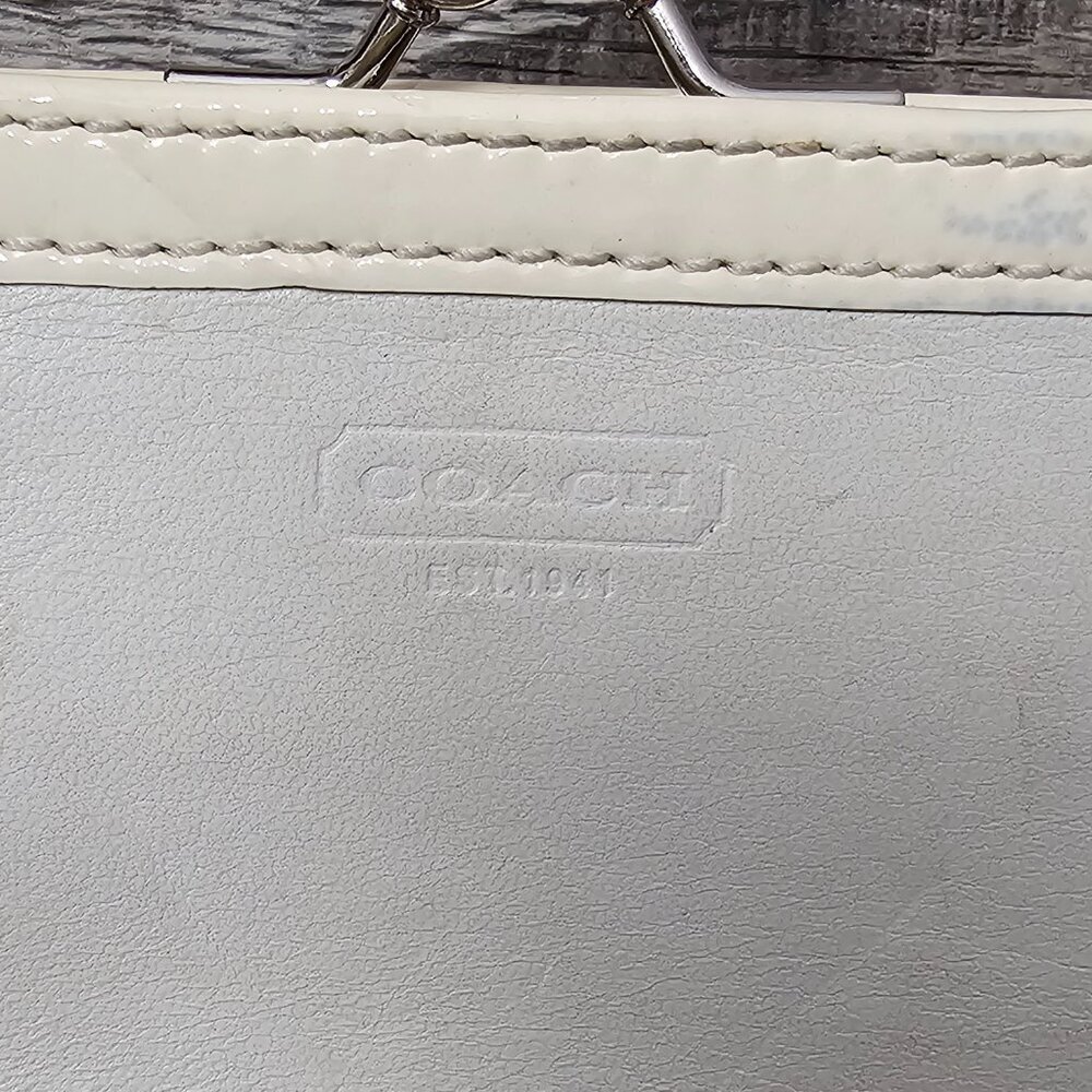 Coach Soho Rare Kisslock Framed Vintage Leather Ivory Clutch Wristlet Bag - Picture 2 of 12